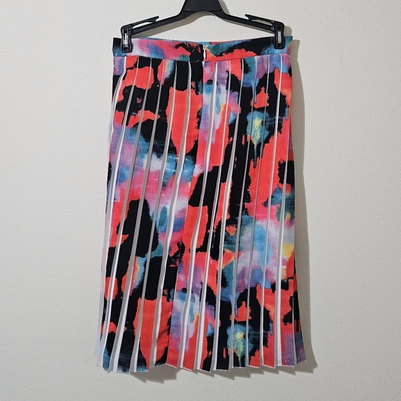 The Lines in Between Pleated Skirt - Picture 2 of 5